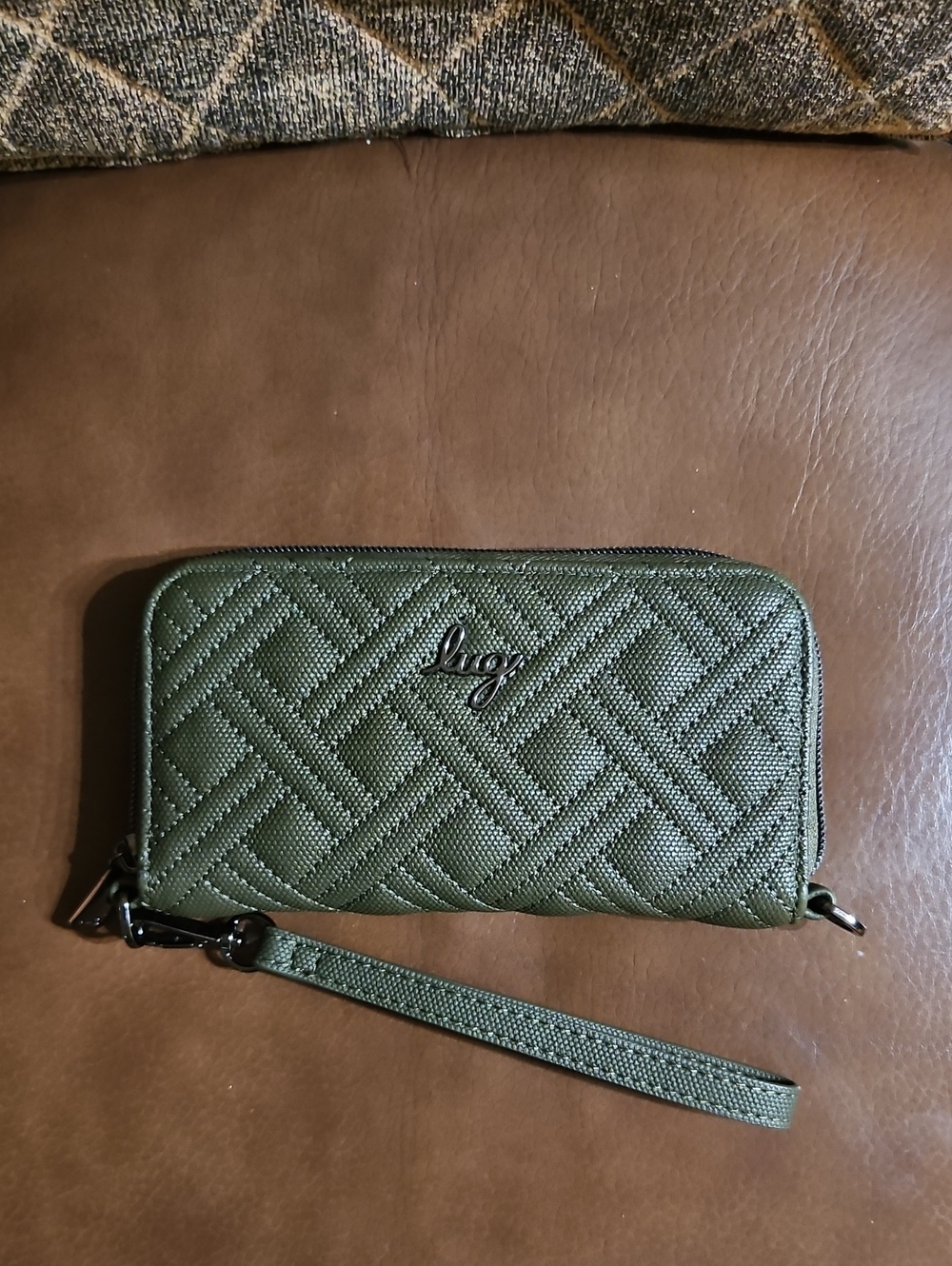 Lug Whirly Matte Luxe Zip Around Wristlet Wallet Olive Green Quilted RFID